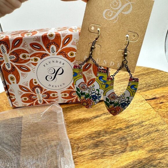 Plunder Jewelry - Plunder Jewelry Lottie Earrings Floral Pattern Dangle Boho Chic Vintage Style